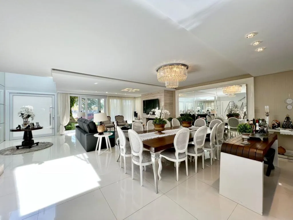 Imagem Casa em Condominio 6 Dormitórios - Bairro --