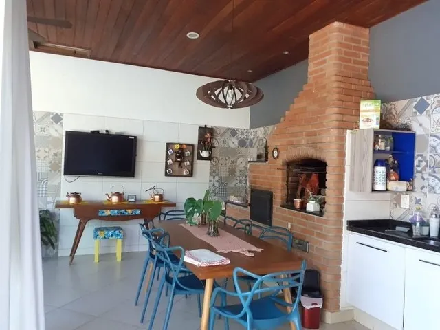 Imagem Troco casa no Condomínio Village Ipanema I, em Aracoiaba da Serra