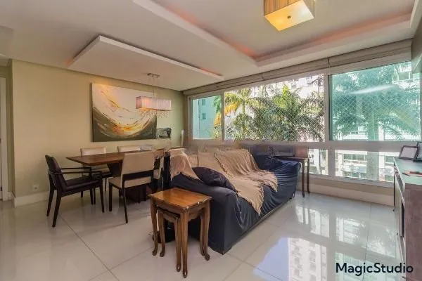 Vende apartamento no Bairro Passo da Areia - Porto Alegre