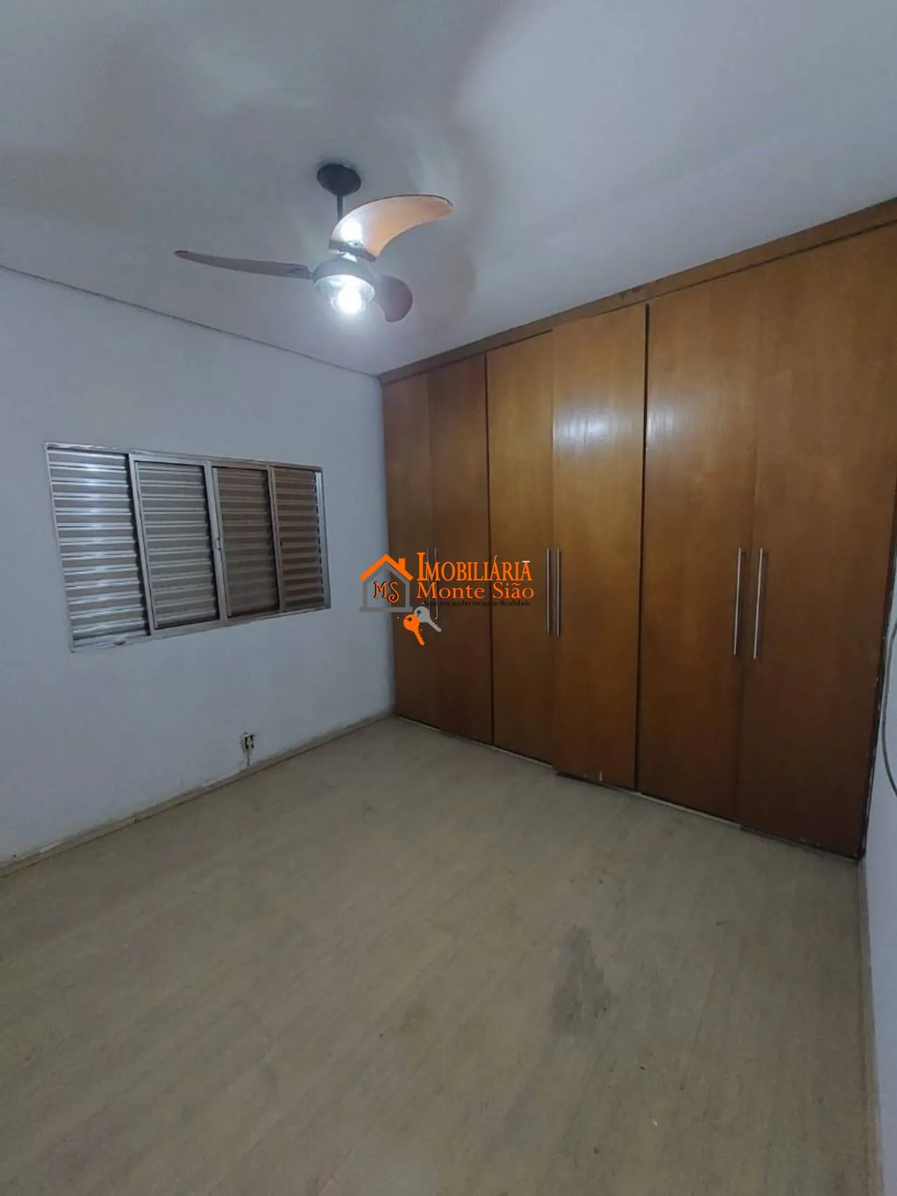 Imagem Casa com 4 dormitórios para alugar, 200 m² por R$ 3.210,00/mês - Jardim Presidente Dutra - Guarulhos/SP