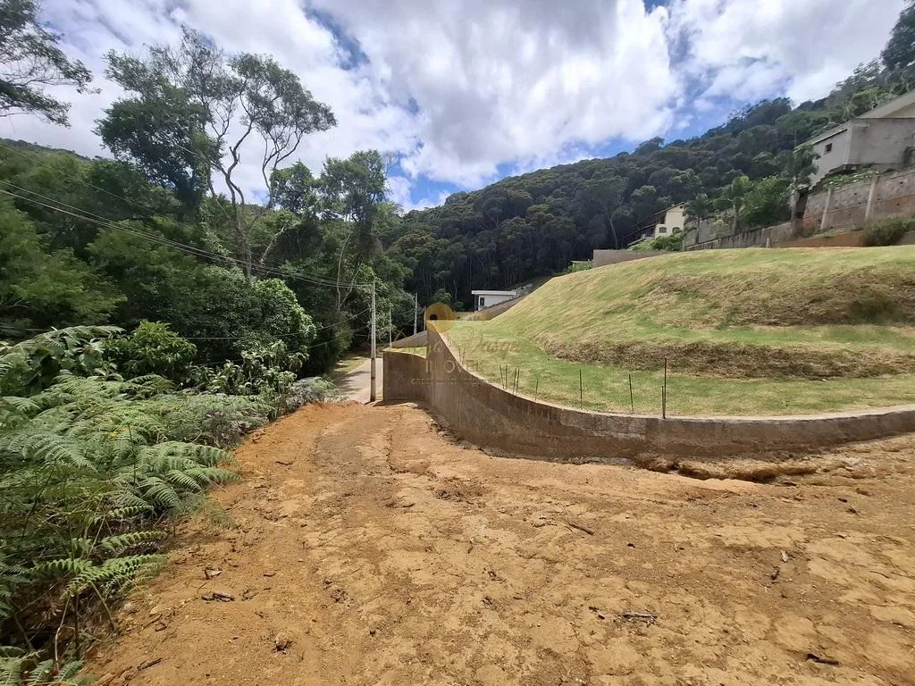 Imagem Terreno em Condomínio para Venda em Teresópolis / RJ no bairro Prata