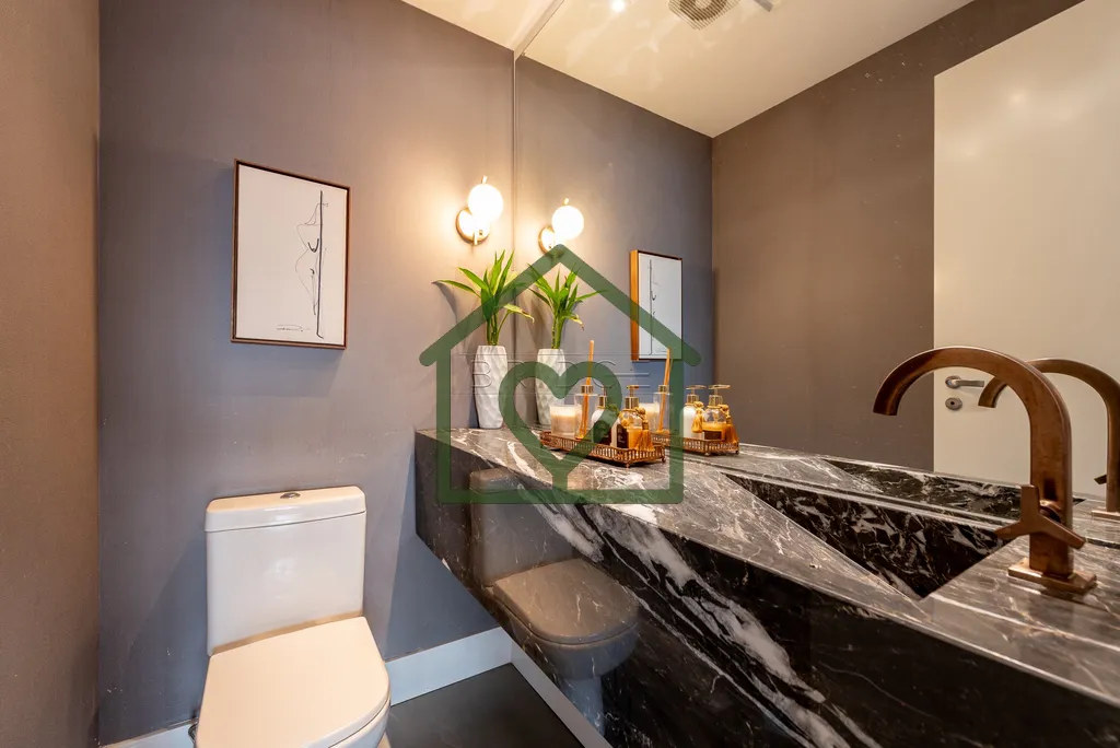 Imagem Bridge Imóveis vende com exclusividade BELISSIMO APARTAMENTO NO CLÁSSICO PETRÓPOLIS. 
Semimobilia...
