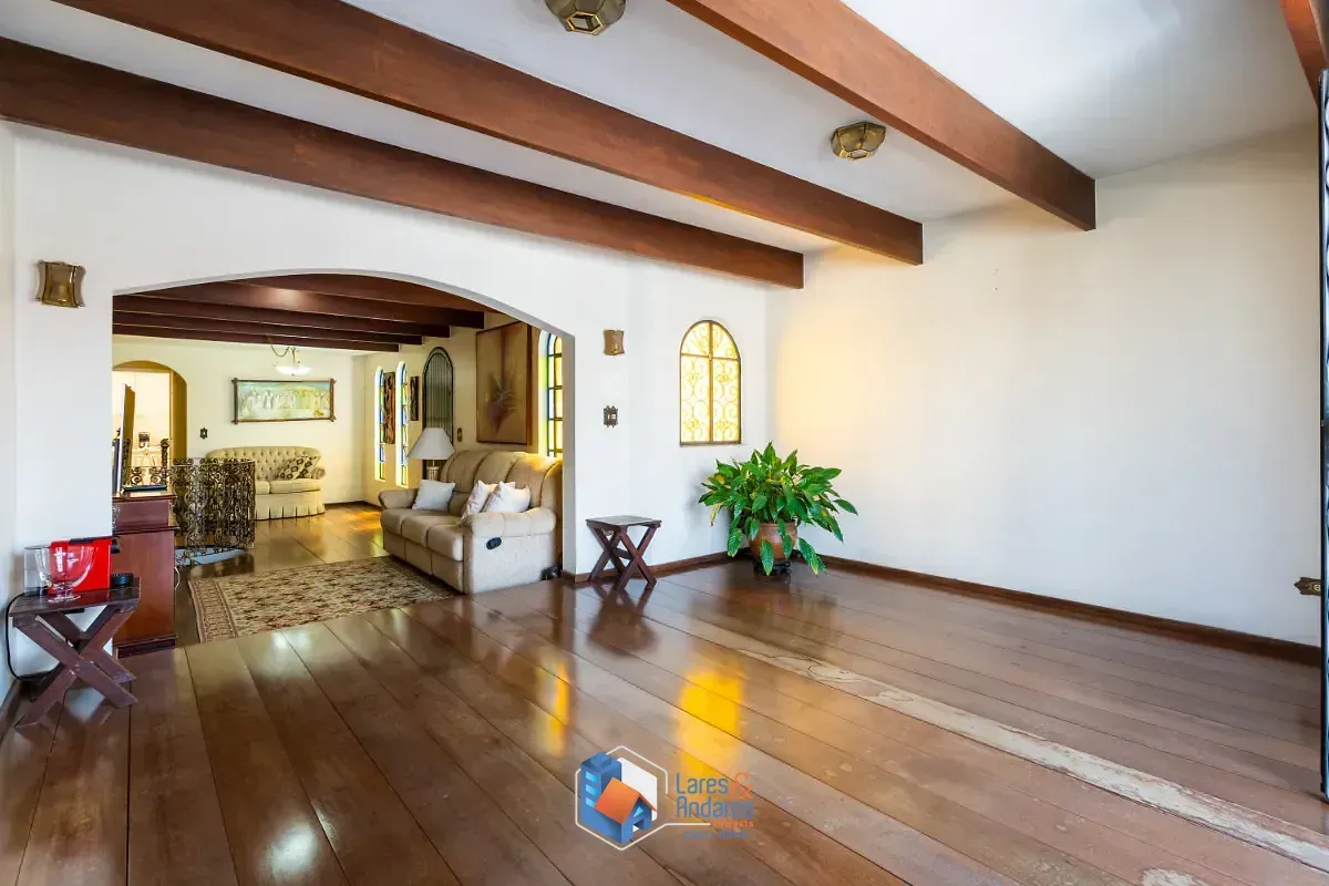 Imagem Casa para venda em Jardim Aeroporto com 3 quartos, sendo 1 suíte, 180m²