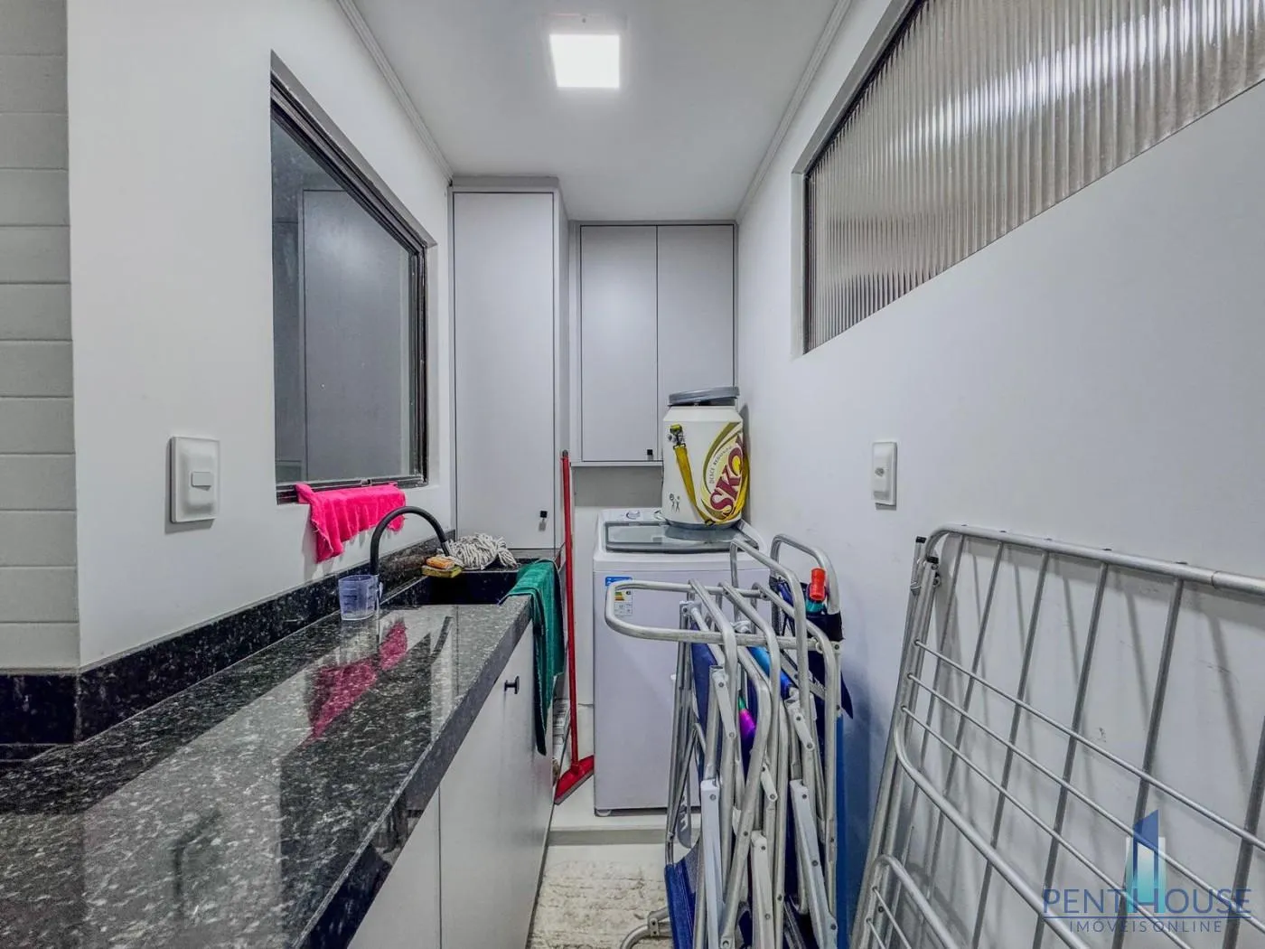 Imagem Apartamento Zona Central para Venda em Balneário Camboriú, CENTRO, 2 dormitórios, 1 suíte, 2 banheiros, 1 vaga