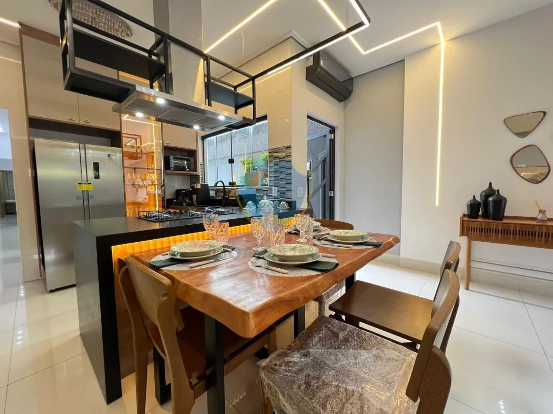 Imagem CASA 3 DORMS COM 2 SUITES