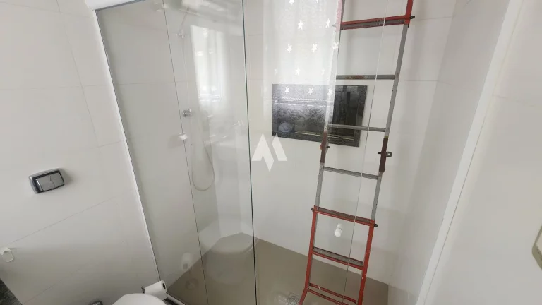Imagem Sobrado Espetacular no Coração do Embaré – Conforto, Elegância e Localização Privilegiada