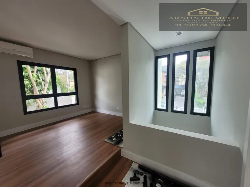 Imagem Casas em Condomínio para venda em Santana de Parnaiba no bairro Alphaville