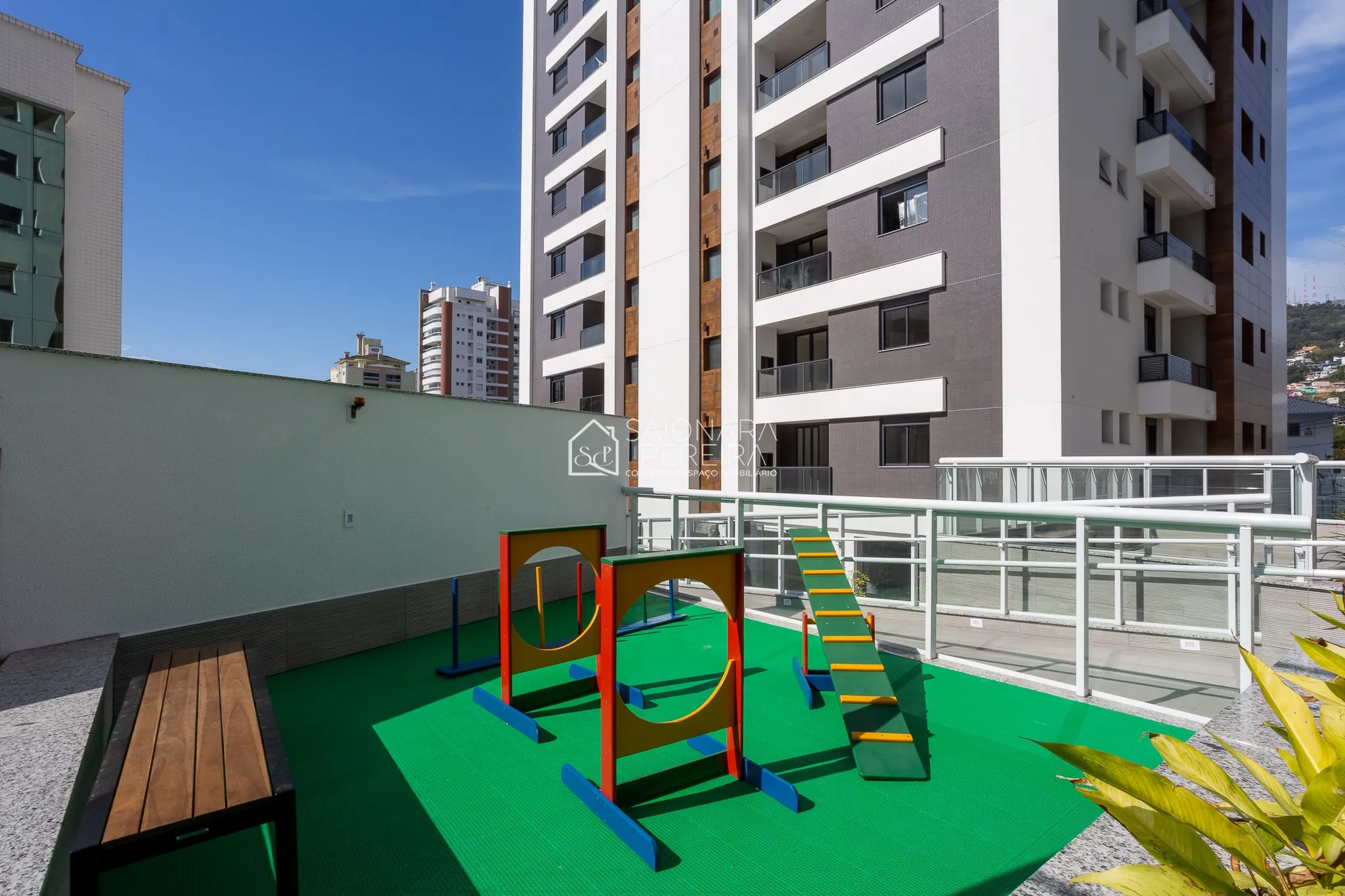 Imagem Apartamento de 3 dormitórios novo semi mobiliado.