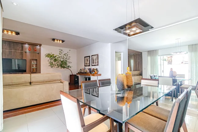 Imagem CASA com PORTEIRA FECHADA e 275m² na TAQUARA - Pronta para sua mudança!