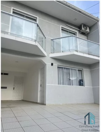 Imagem Sobrado triplex Alto Padrão, 04 quartos c/suíte, 04 vagas, Ático, no Vista Alegre Curitiba -PR