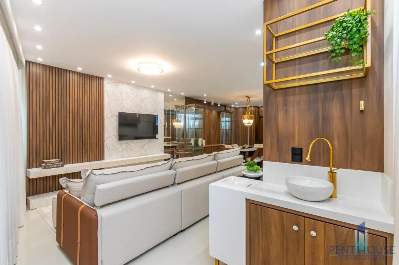 Imagem Apartamento Zona Central para Venda em Balneário Camboriú, CENTRO, 3 dormitórios, 3 suítes, 4 banheiros, 2 vagas