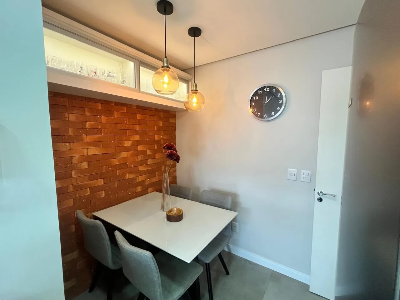 Imagem Apartamento 2 dorm. + Dependência no Menino Deus