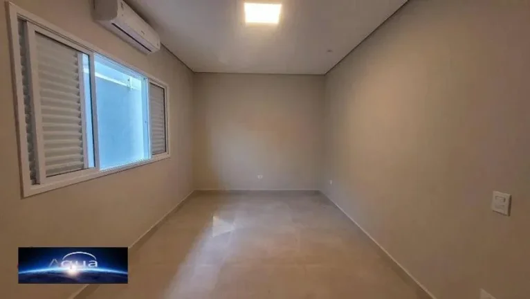 Imagem Casa para Venda em Praia Grande, Solemar, 4 dormitórios, 1 suíte, 2 banheiros, 3 vagas