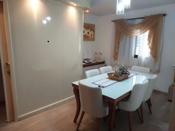 Imagem Casa para Venda em Concórdia, Vista Alegre, 6 dormitórios, 1 suíte, 4 banheiros