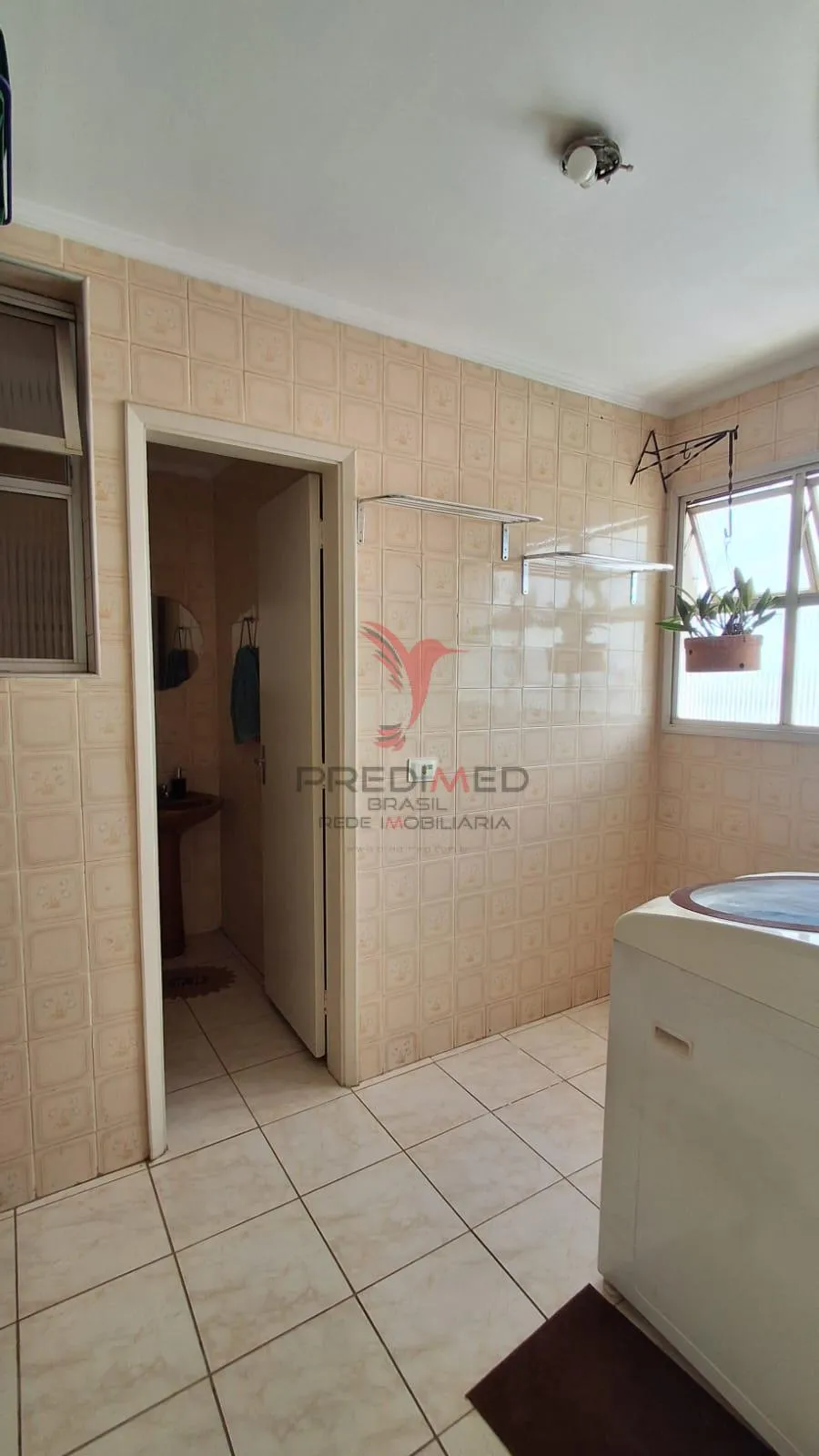 Imagem Vendo Apartamento Espaçoso na Vila Monteiro com 2 banheiros e garagem coberta
