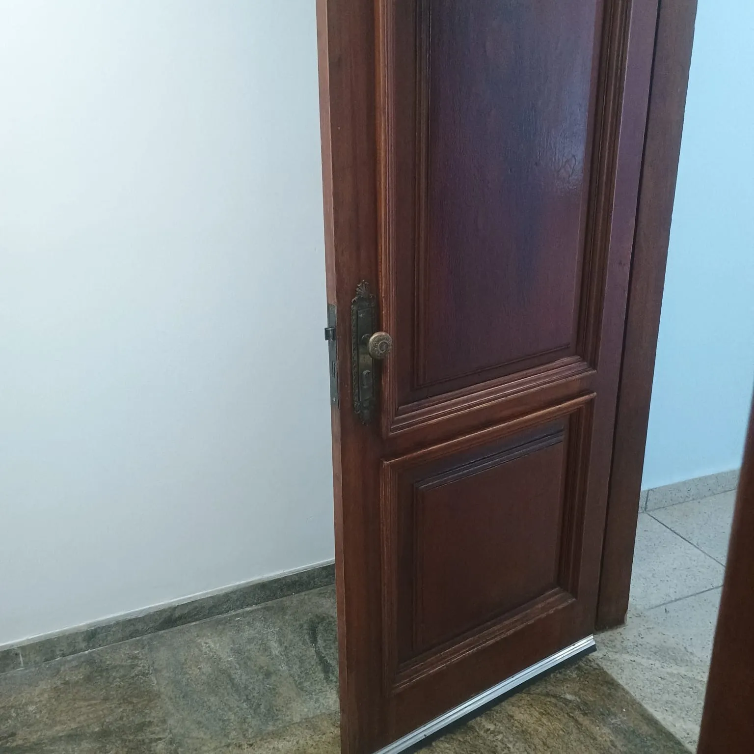 Imagem Campolim | Casa térrea | 340 m² construídos | Terreno de 360 m² | 3 dormitórios, 1 suíte | Escritório | Closet | 3 vagas | Residencial ou Comercial