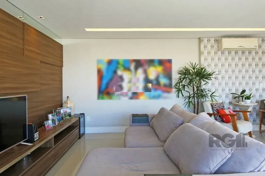 Imagem EXCELENTE OPORTUNIDADE! 120m2, 2 VAGAS, ANDAR ALTÍSSIMO COM VISTA PARA AEROPORTO! Apartamento 3 dormitórios (sendo 1 suíte)