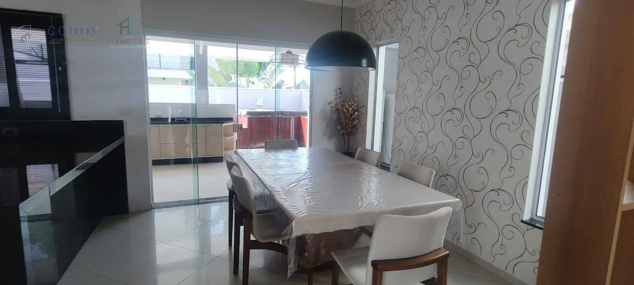 Imagem Conforto e lazer completos: casa com espaço gourmet, jacuzzi e 4 vagas