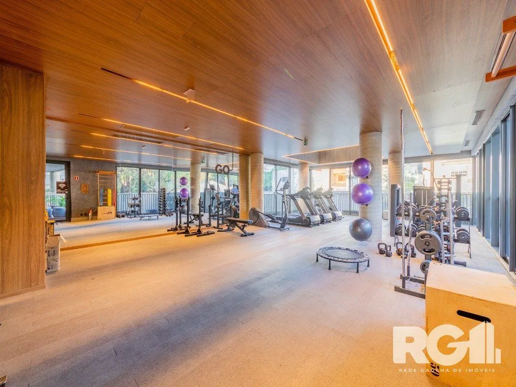 Imagem Loft de alto padrão construtivo no bairro Moinhos de Vento, planta de 29,60 m2 privativos com porcelanato, forro em gesso e aberturas em alumínio com vidros duplos.