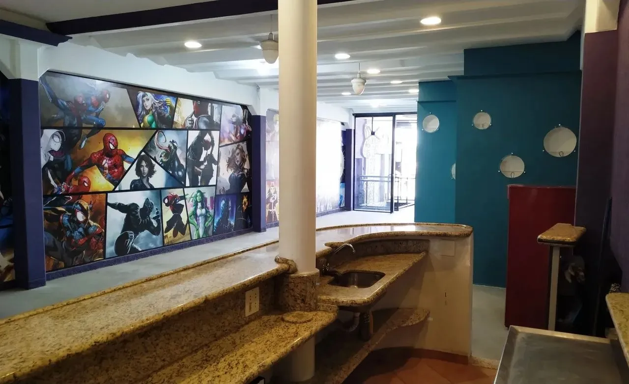 Imagem Salão Comercial de Alto Padrão para Locação na Vila Carvalho, Sorocaba-SP: 1 Sala, 2 Banheiros, 160m² de Área
