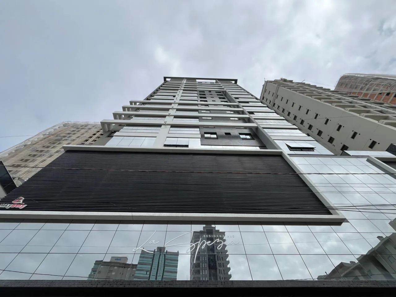 Foto do imóvel Apartamento com vista para o mar à venda com 100m2 por R$ 2.000.000,00