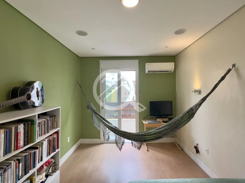 Imagem Apartamento de 80m², 3 dormitórios, sendo 1 com sacada, peças ampla, living para 2 ambientes, coz...
