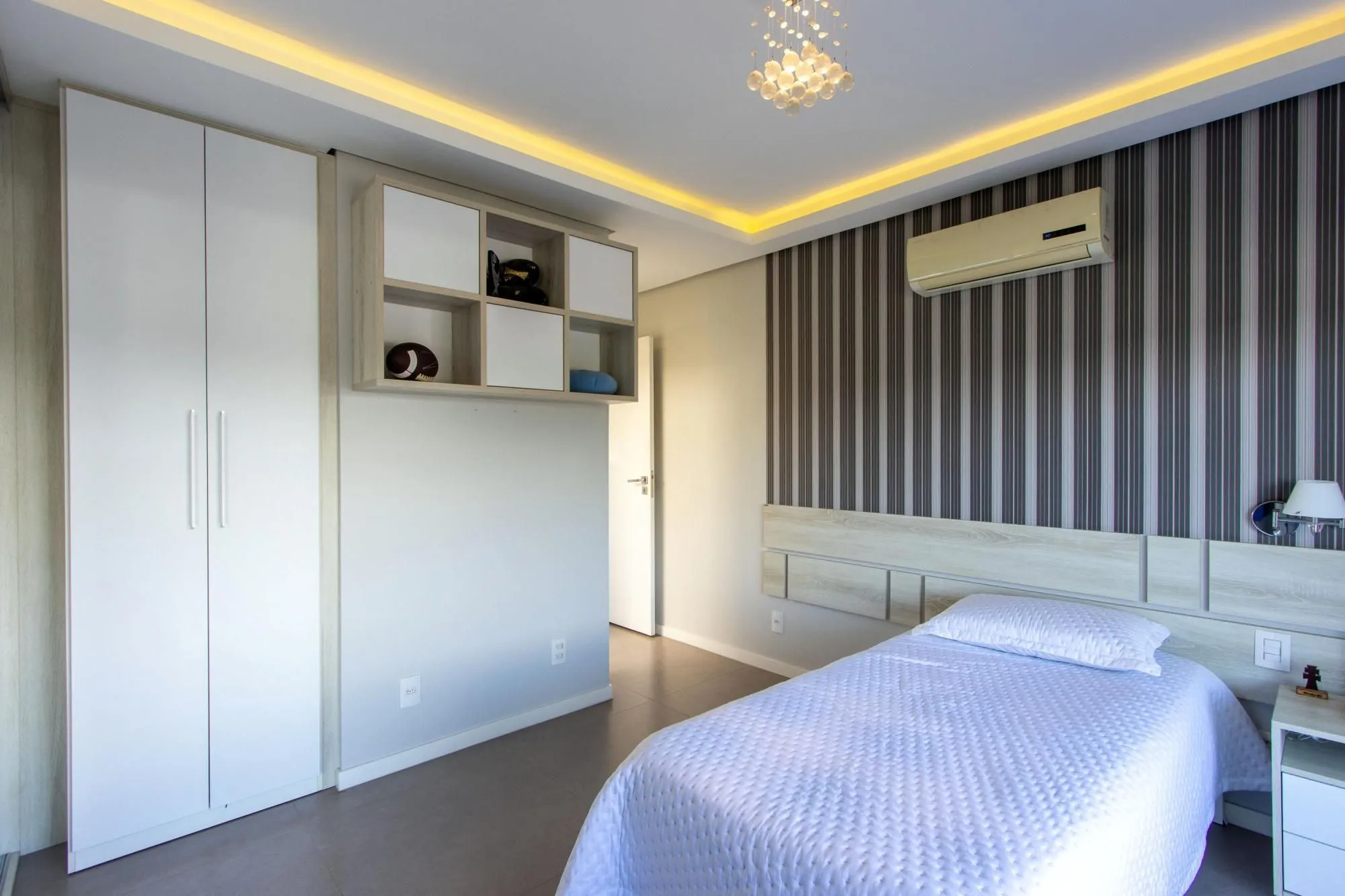 Imagem Luxuosa Casa em Condomínio de Alto Padrão com vista para Guaiba