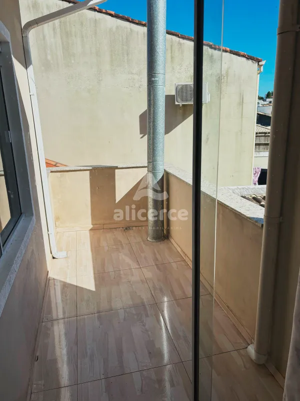 Imagem Sobrado à venda com 3 quartos 1 suíte, 78m² em Potecas São José