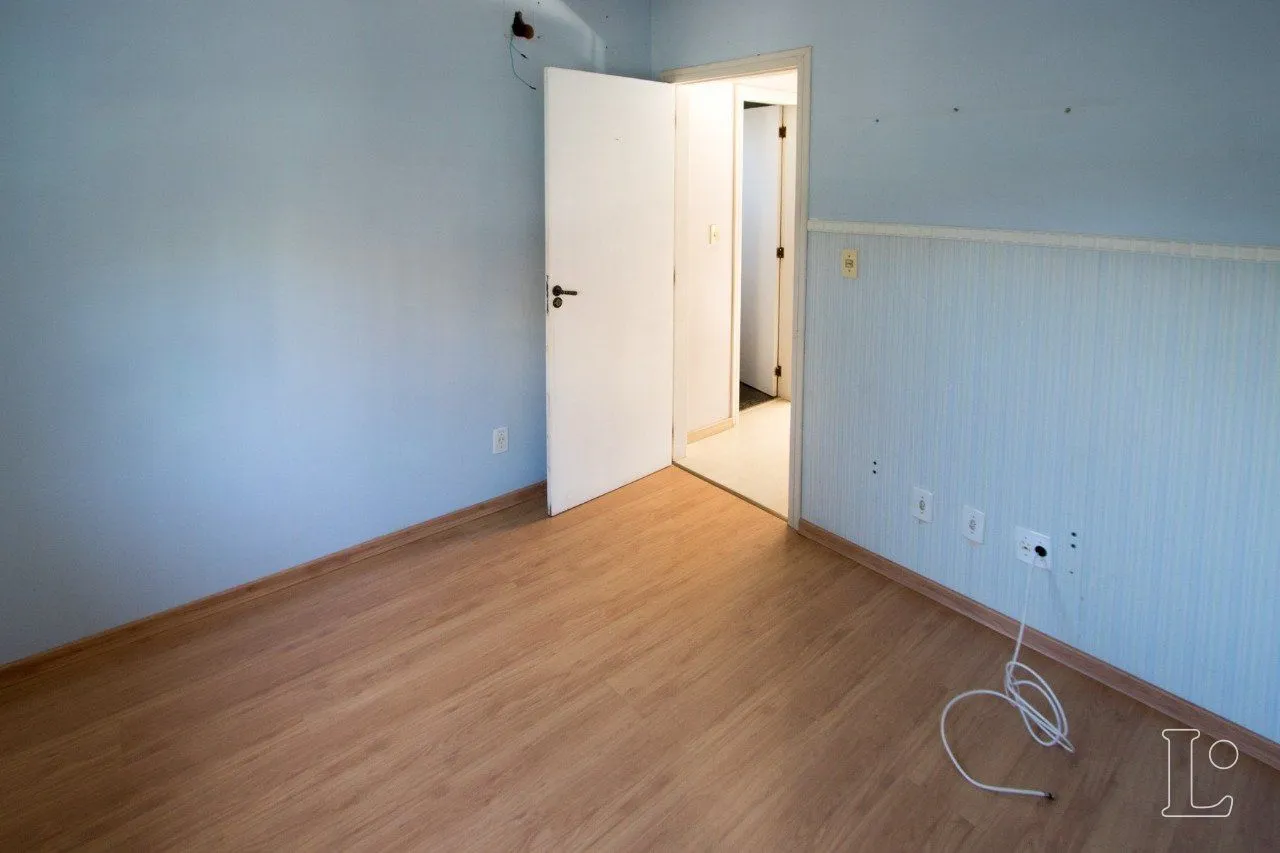 Imagem Excelente casa em condomínio fechado -Bairro Cristal