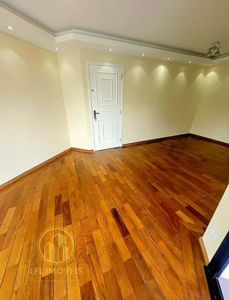 Imagem Espaçoso Apartamento de 3 Dormitórios e 3 vagas, na Vila Suzana