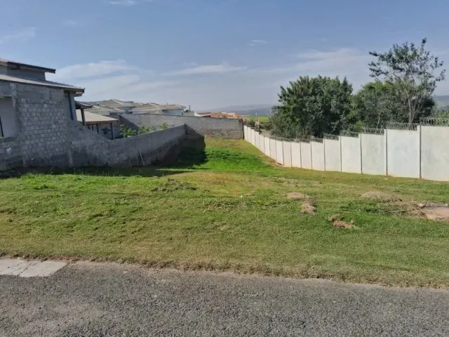 Imagem Terreno de 1.004,54m² com Excelente Topografia no Condomínio Fazenda Alta Vista