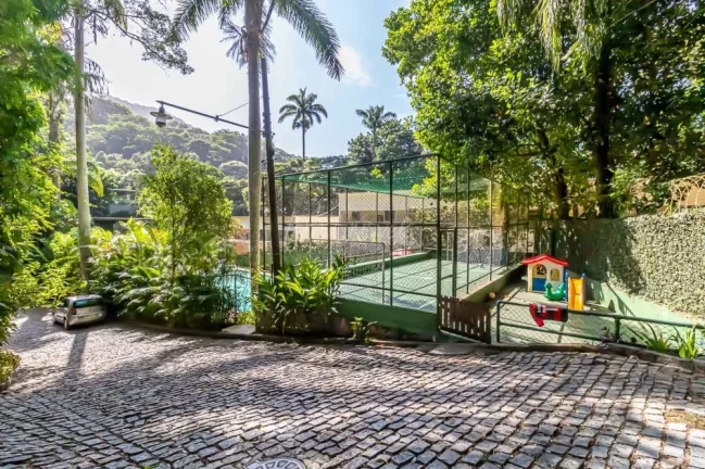 Imagem Luxo e tranquilidade: Casa em Condomínio, São Conrado.