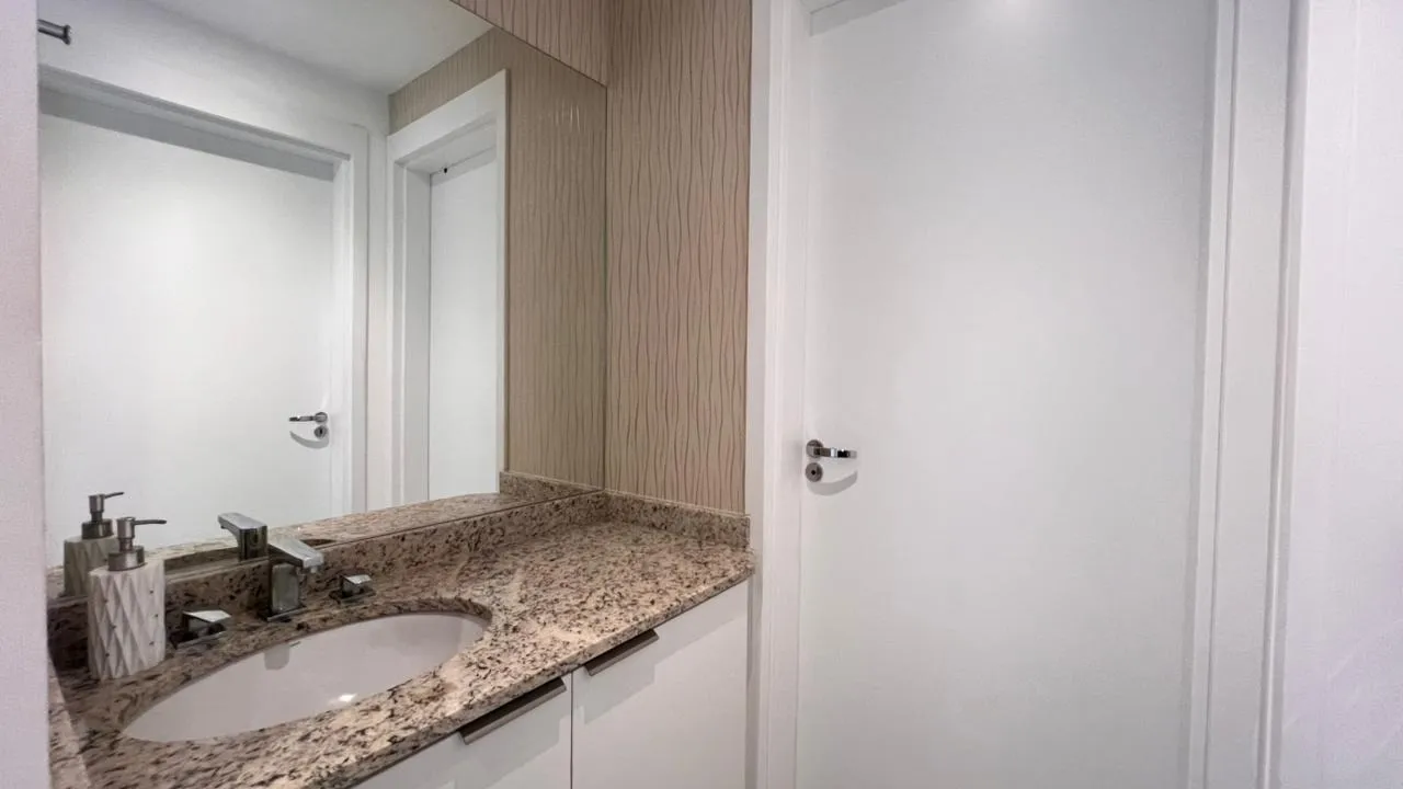 Imagem Apartamento Moderno de 67 m² com Suíte, Sacada Gourmet, Vista para o Pôr do Sol e 2 Vagas no Biarritz Campolim