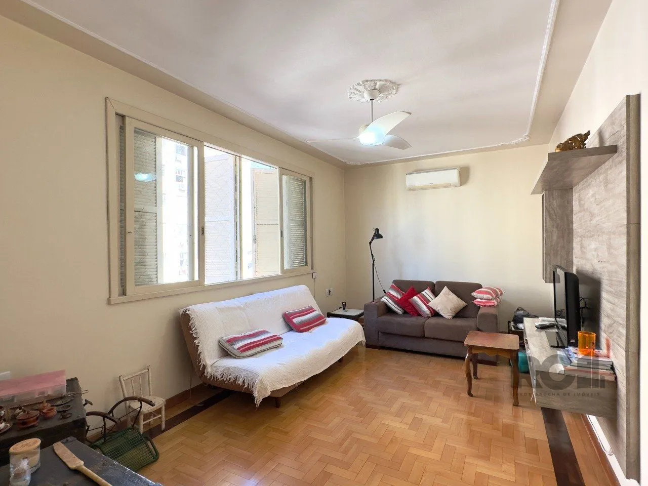 Imagem APARTAMENTO 3 DORMITÓRIOS, DE FRENTE E REFORMADO, NO CENTRO HISTÓRICO