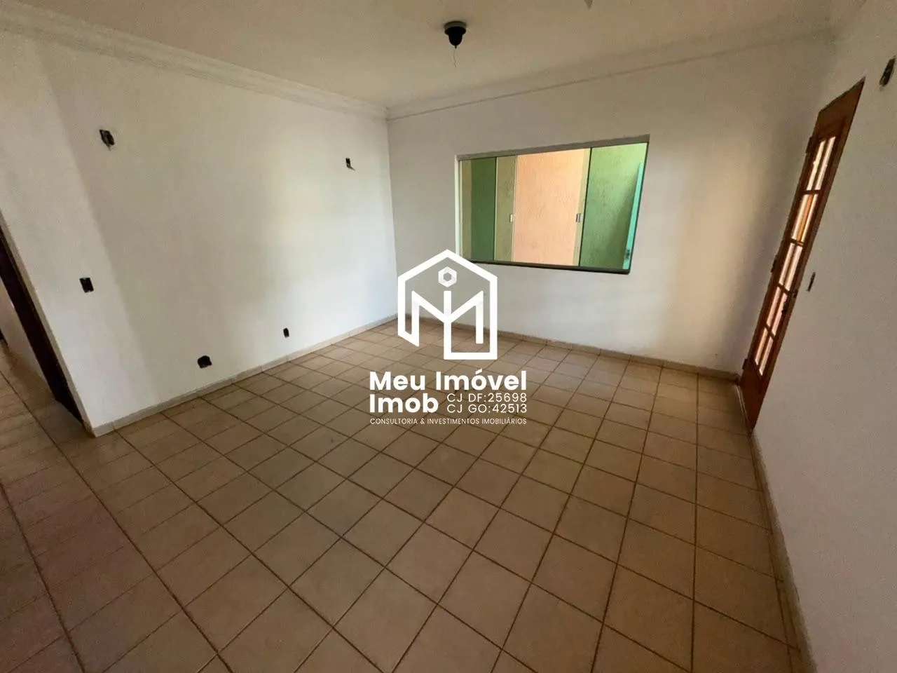 Imagem Casa 4 Quartos 2 Suítes 4 Vagas 340m² Taguatinga Norte/DF