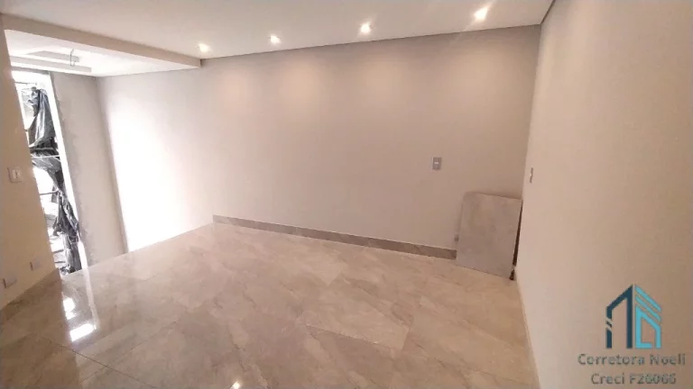 Imagem Casa a venda em condomínio, 05 quartos sendo 03 suítes, no Bairro Alto em Curitiba PR