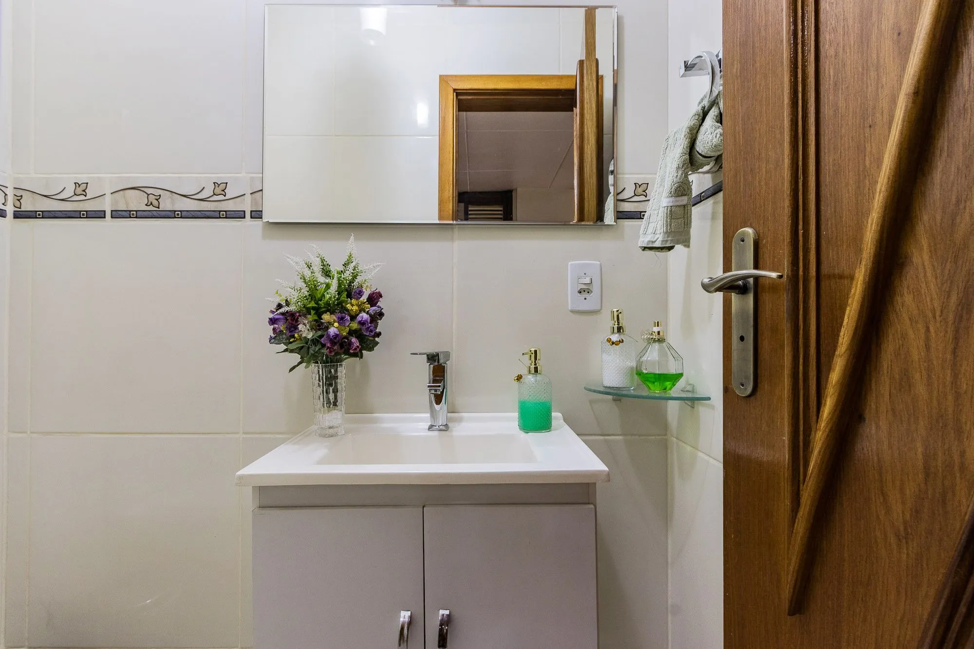 Imagem Apartamento de 3 dormitórios e 133m² à venda em Centro Histórico, Porto Alegre.