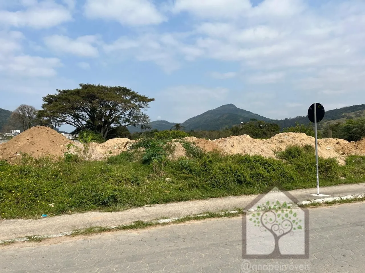 Imagem Terreno para loteamento com 2458m² na Vargem Grande, Florianópolis/SC