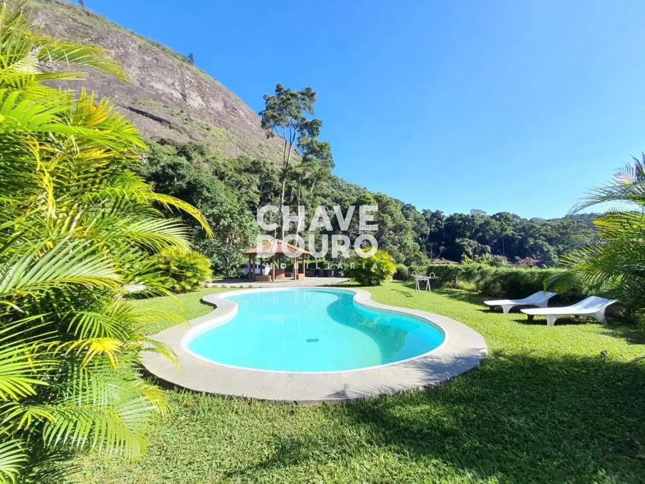 Imagem Casa para Venda em Teresópolis, Iucas, 3 dormitórios, 1 suíte, 3 banheiros