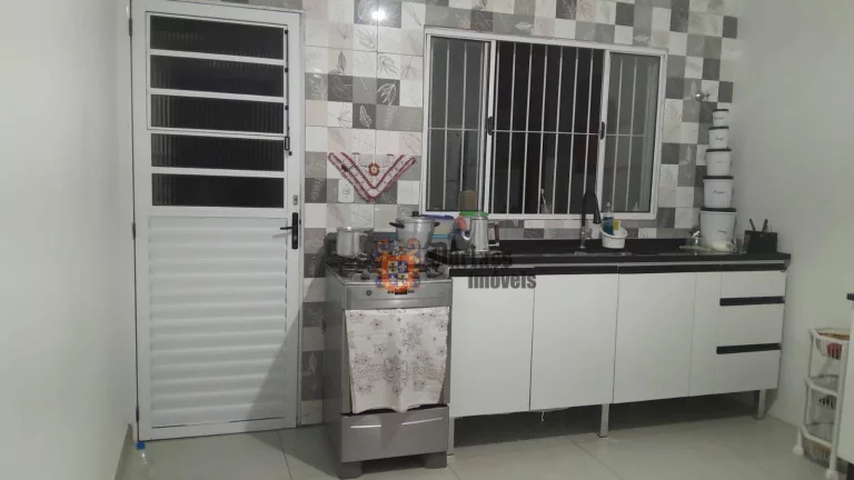Imagem Casa com 2 dormitórios à venda, 60 m² por R$ 530.000,00 - Residencial Piemonte - Bragança Paulista/SP