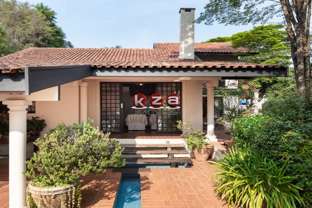 Imagem Casa de Luxo à Venda em Arandu-SP, Bairro Avaré: 4 quartos, 4 suítes, 3 salas, 6 banheiros, 6 vagas de garagem, 500m².