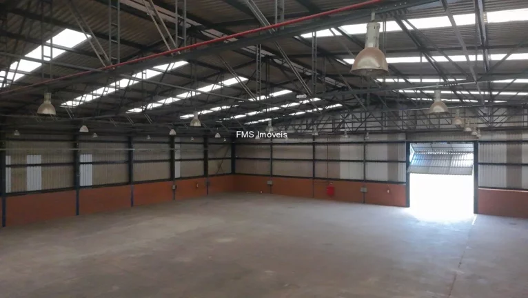 Imagem Galpão com pátio aberto cabine de 750kwas Comercial de Alto Padrão para Locação em Itatiba-SP - Distrito Industrial Alfredo Relo 3.857,85m².