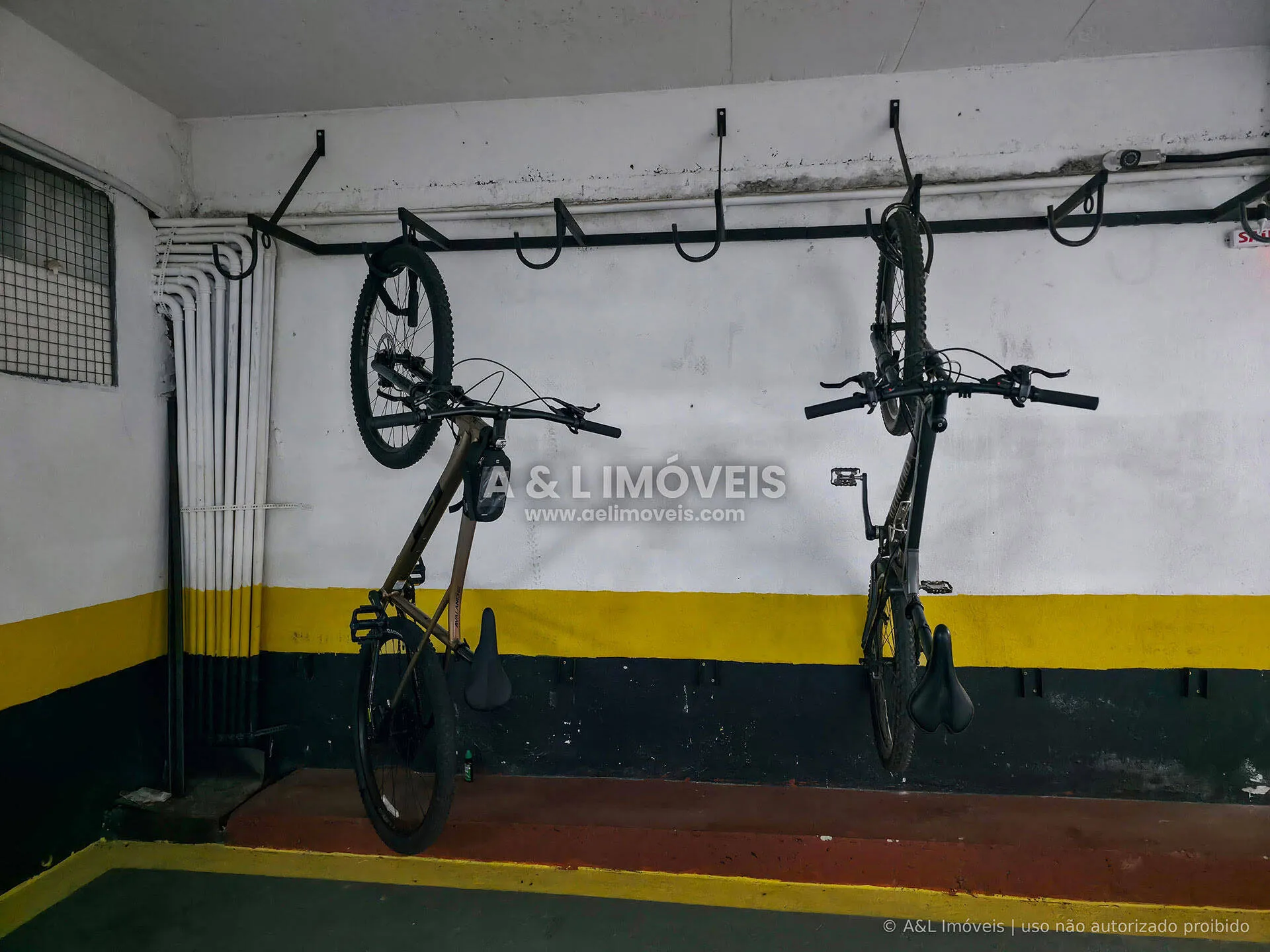 Imagem Duplex Vila Everest | 75 m², 2 Suítes, Lareira e Varandas Envidraçadas