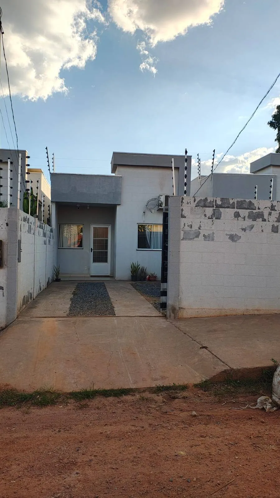 Imagem Casa 2 quartos 1 banheiro no centro de várzea grande
