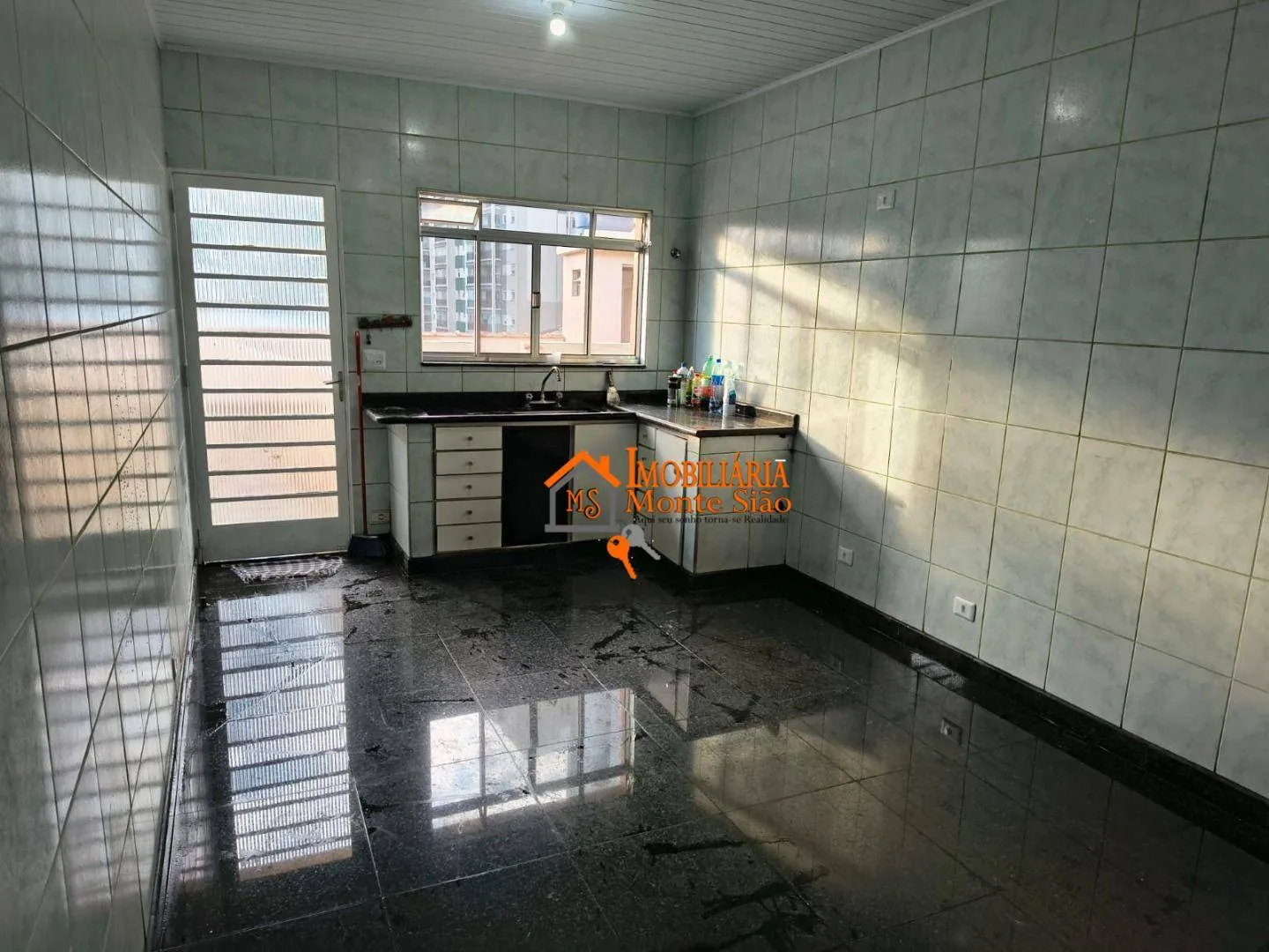Imagem Sobrado com 3 dormitórios para alugar, 100 m² por R$ 3.850/mês - Picanço - Guarulhos/SP