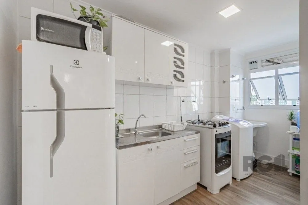 Imagem Apartamento 50m² - 2 dormitórios e 1 vaga no bairro Partenon