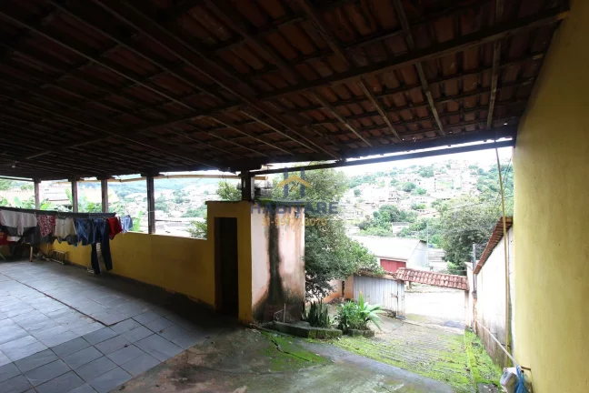 Imagem Casa e Galpão no 1º de Outubro, Ibirité/MG