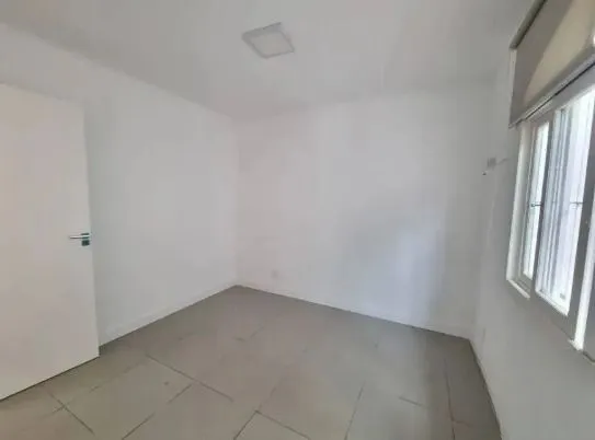 Imagem Casa 3 Dormitórios com Piscina à Venda no Guarujá - Zona Sul de Porto Alegre