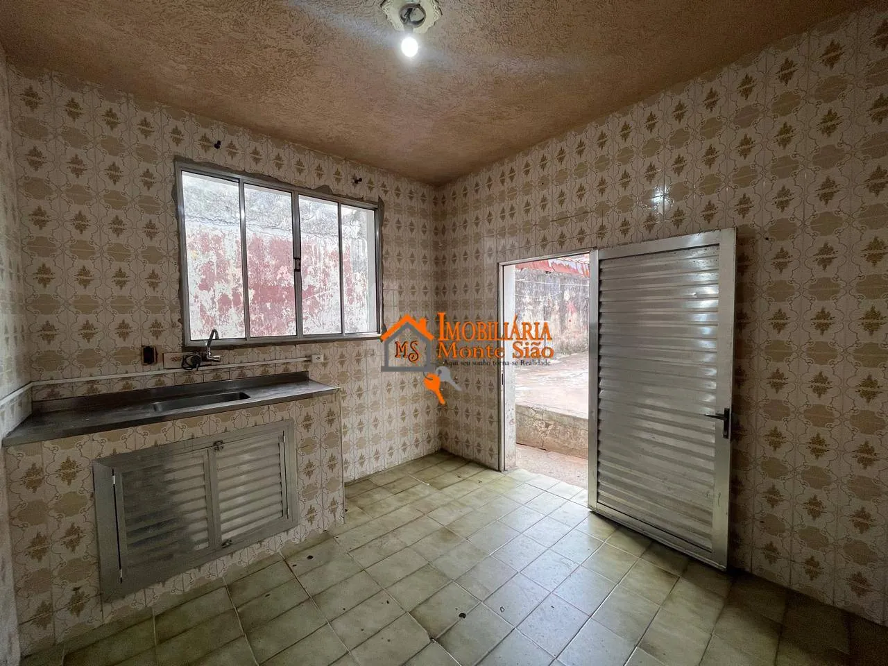 Imagem Casa com 3 dormitórios à venda, 200 m² por R$ 298.000,00 - Cidade Tupinambá - Guarulhos/SP