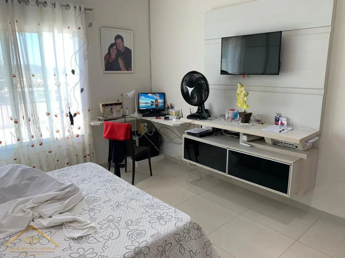 Imagem Casa em Condomínio para Venda em Cabo Frio / RJ no bairro Dunas do Peró